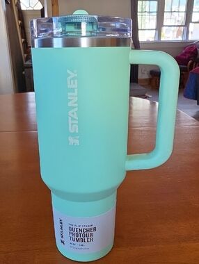 Stanley 40 oz Flip Straw Quencher Protour Tumbler - Pistachio.